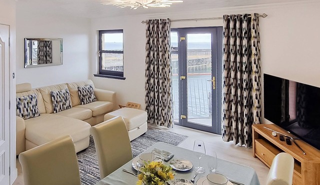 2 bedroom accommodation in Kirkcaldy