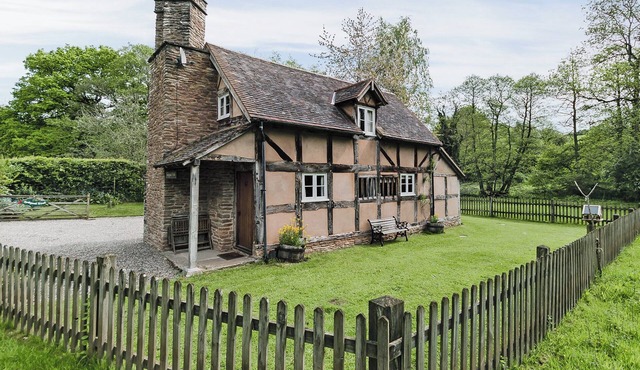 2 bedroom accommodation in Stoke Prior, near Leominster