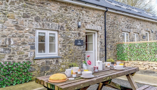 2 bedroom accommodation in Maen-y-groes, near New Quay