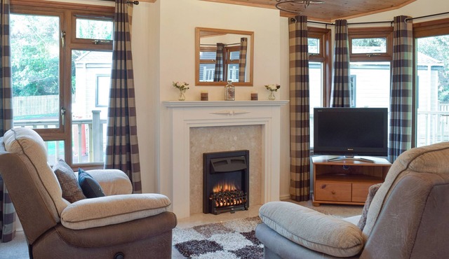 2 bedroom accommodation in Corton, near Lowestoft