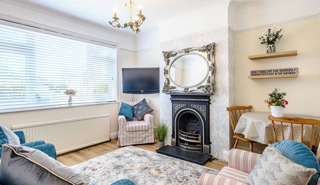 2 bedroom accommodation in Pakefield, near Lowestoft