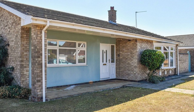 2 bedroom accommodation in Gunton St. Peter, near Lowestoft