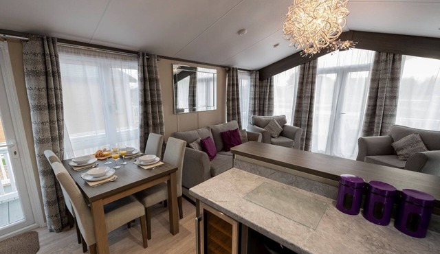 2 bedroom accommodation in Lowestoft