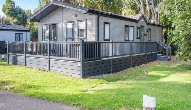 2 bedroom accommodation in Lowestoft