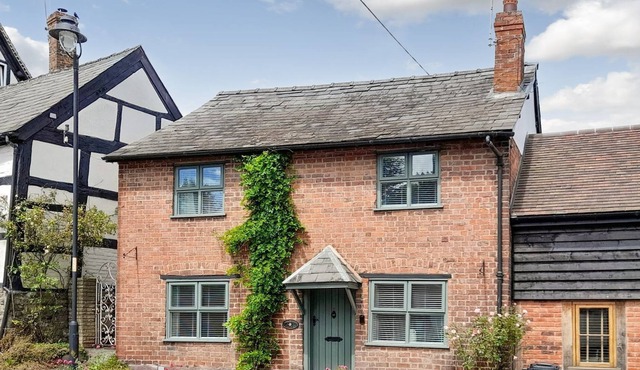 2 bedroom accommodation in Pembridge