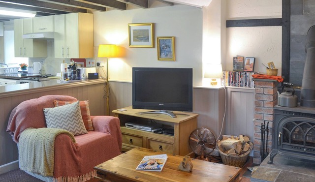 2 bedroom accommodation in Pen-y-Sarn, near Amlwch