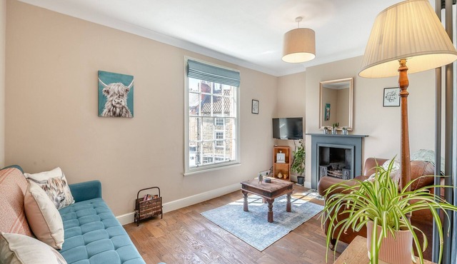 2 bedroom accommodation in Pickering