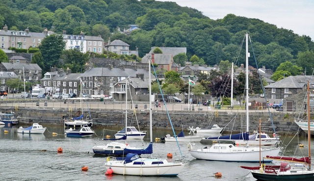 2 bedroom accommodation in Porthmadog