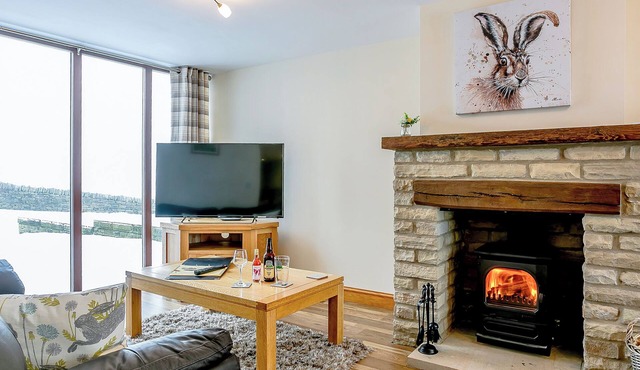 2 bedroom accommodation in Don View, near Dunford Bridge