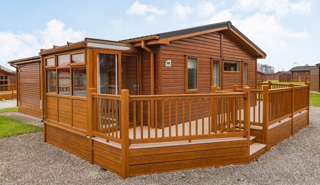 2 bedroom accommodation in Sproatley