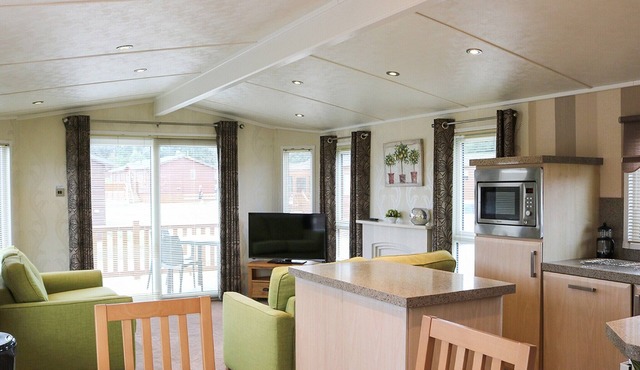 2 bedroom accommodation in Sproatley