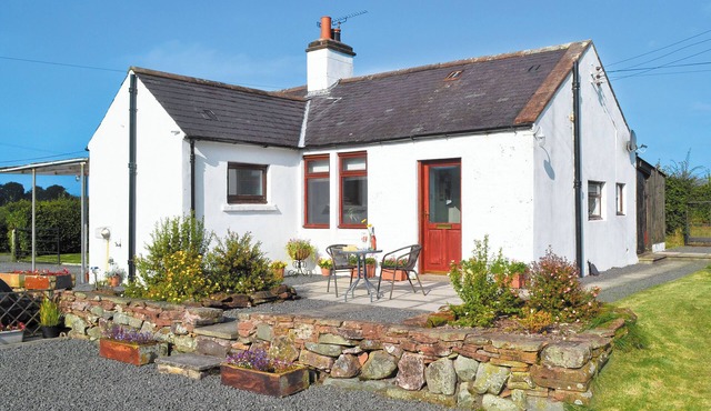 2 bedroom accommodation in Keir Mill, Thornhill