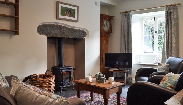 2 bedroom accommodation in Low Wood, near Ulverston