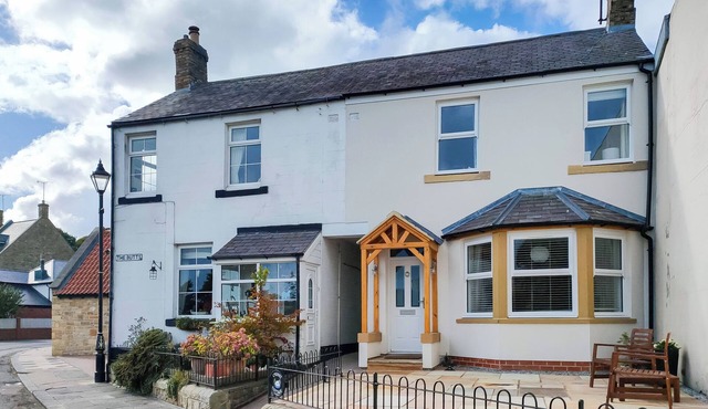 2 bedroom accommodation in Warkworth