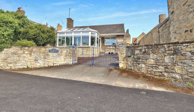 2 bedroom accommodation in Warkworth