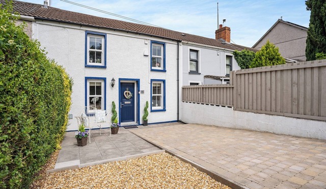 2 bedroom accommodation in Aberdare