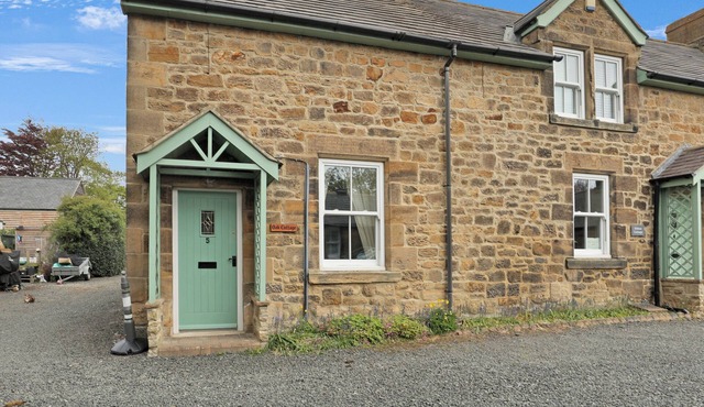 2 bedroom accommodation in Alnmouth