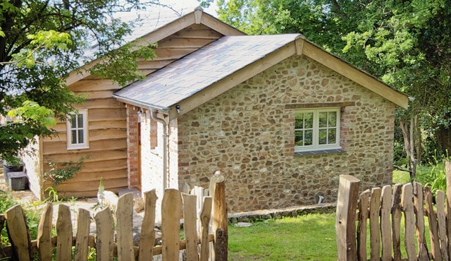2 bedroom accommodation in Axminster, near Lyme Regis