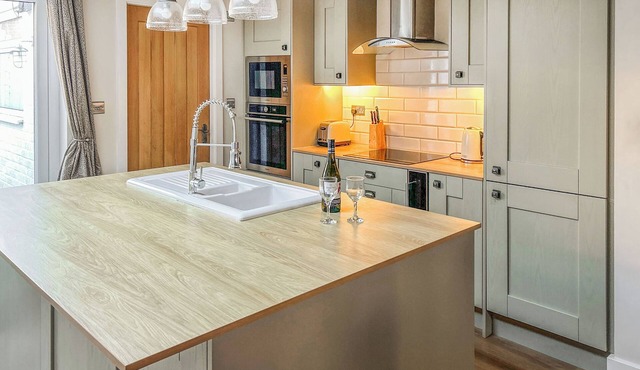 2 bedroom accommodation in Beverley