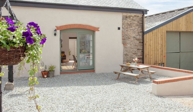 2 bedroom accommodation in Bratton Fleming, near Combe Martin