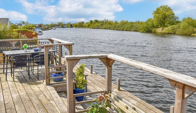 2 bedroom accommodation in Brundall