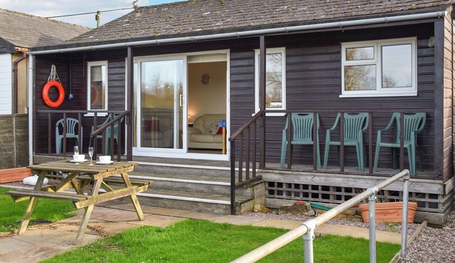 2 bedroom accommodation in Brundall