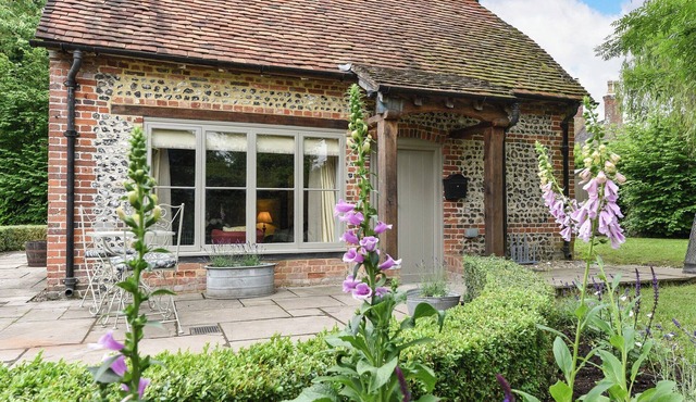 2 bedroom accommodation in Cheriton