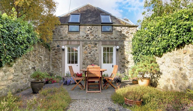 2 bedroom accommodation in Linlithgow, near Edinburgh