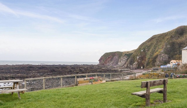 2 bedroom accommodation in Burnmouth, near Eyemouth