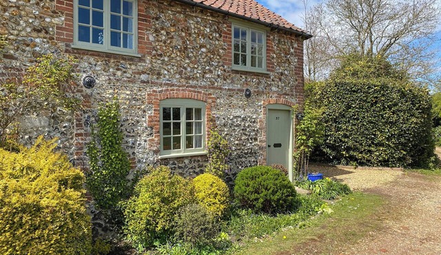 2 bedroom accommodation in Helhoughton, near Fakenham