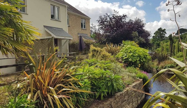 2 bedroom accommodation in Falmouth