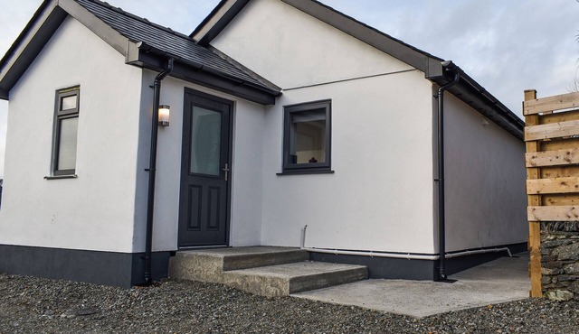 2 bedroom accommodation in Llanfachraeth, near Holyhead