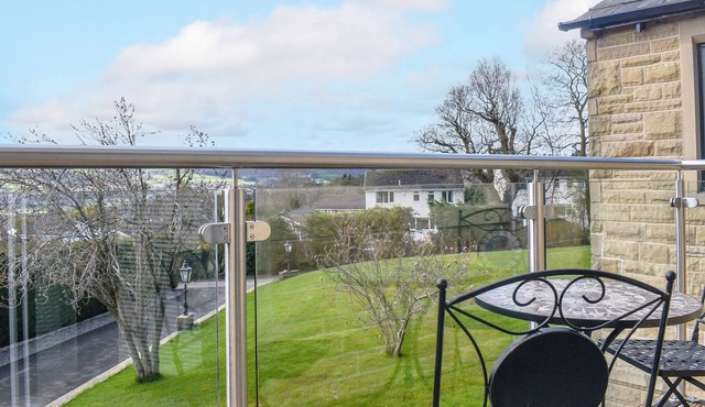 2 bedroom accommodation in Silsden, near Keighley