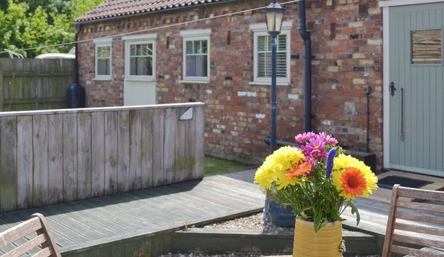 2 bedroom accommodation in Brandesburton, near Bridlington