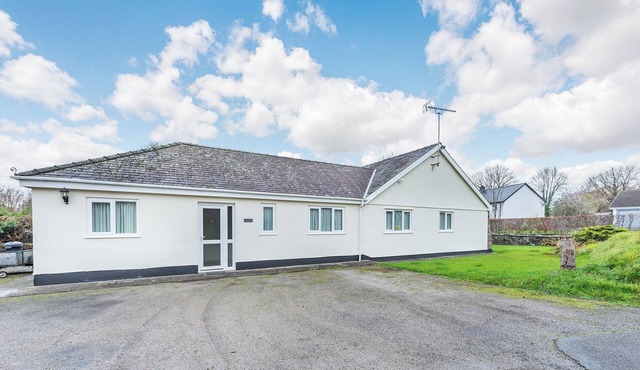 2 bedroom accommodation in Oakford, near Llanarth