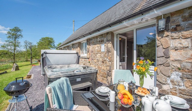 2 bedroom accommodation in Llandeilo