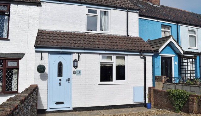 2 bedroom accommodation in Pakefield, near Lowestoft