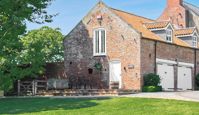 2 bedroom accommodation in Aldbrough, near Hornsea