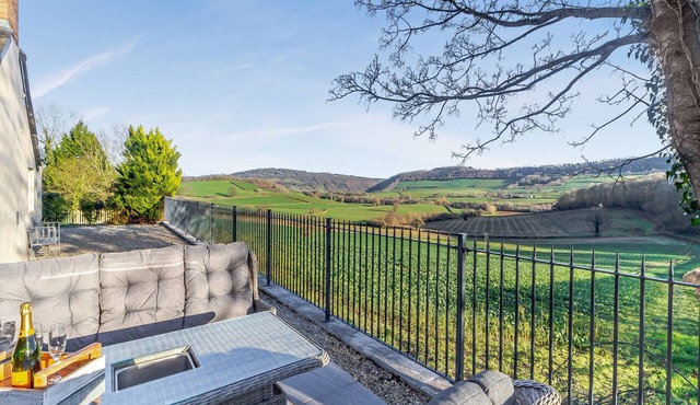 2 bedroom accommodation in Monmouth