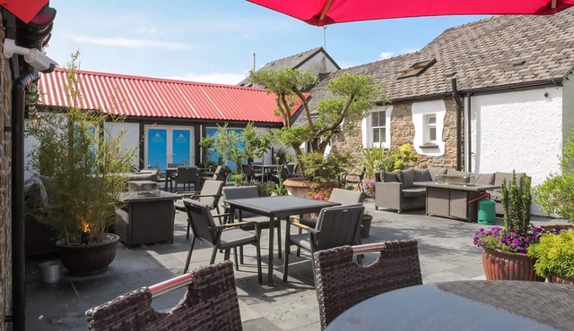 2 bedroom accommodation in Narberth