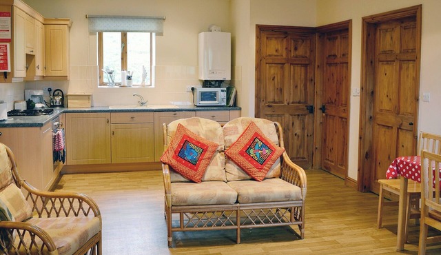 2 bedroom accommodation in Nettleton