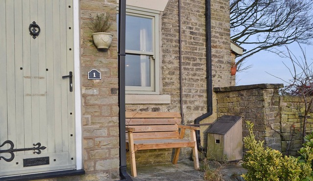 2 bedroom accommodation in New Mills