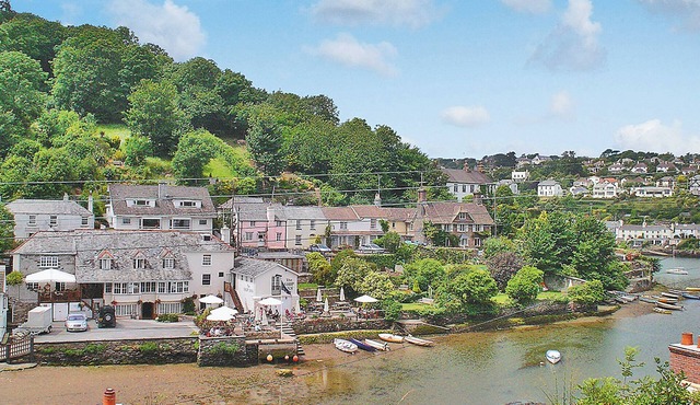 2 bedroom accommodation in Noss Mayo