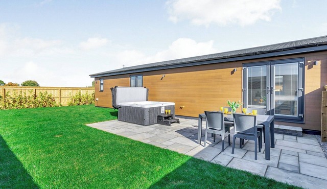 2 bedroom accommodation in Offenham