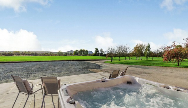 2 bedroom accommodation in Oswestry