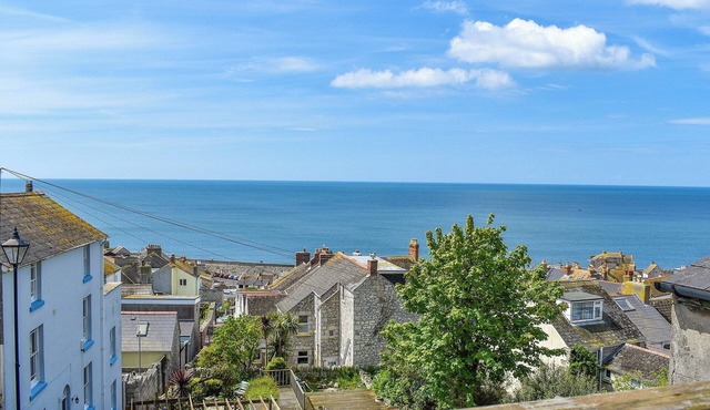 2 bedroom accommodation in Fortuneswell, Portland