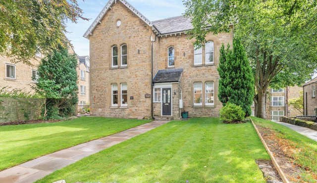 2 bedroom accommodation in Richmond