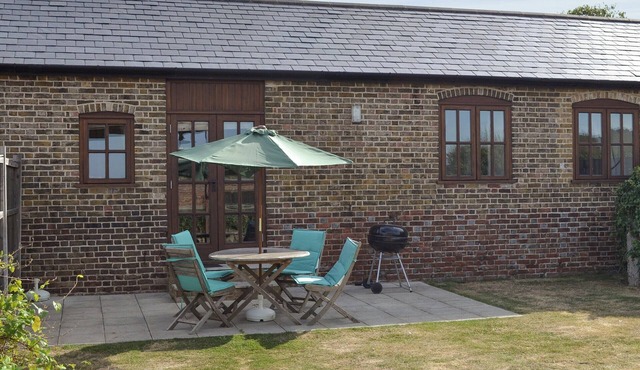 2 bedroom accommodation in High Halstow, near Rochester