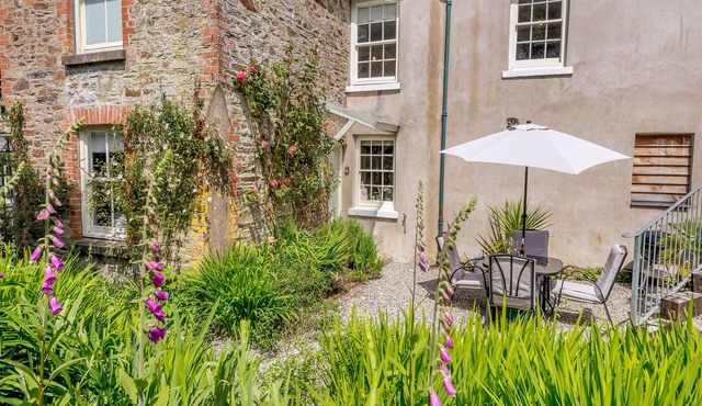 2 bedroom accommodation in Rumleigh