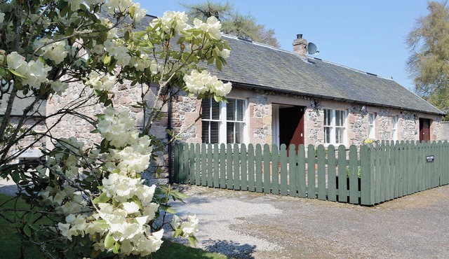 2 bedroom accommodation in Scaniport, near Inverness